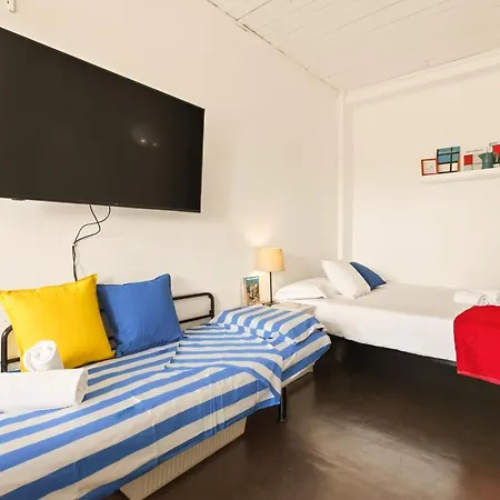 Appartement Mondrian's Flat In - Cadore V Giornate - Metro M4 Dateo *